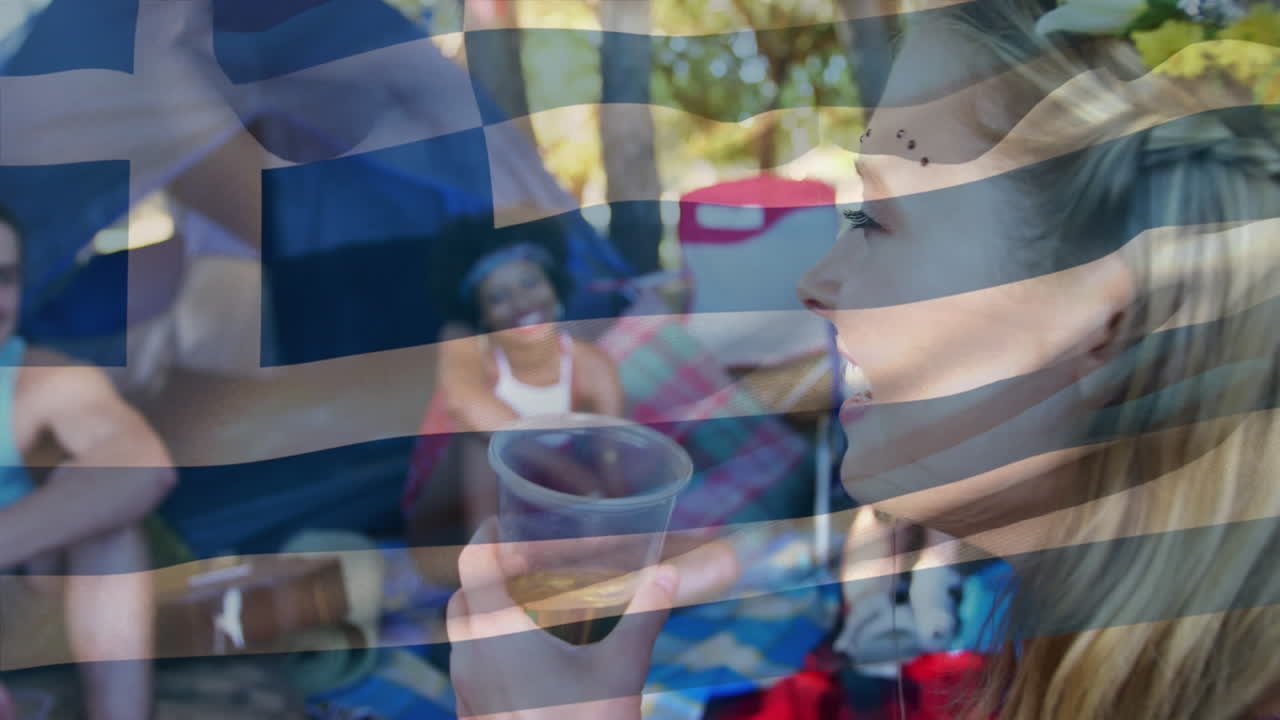 그리스의 발의 애니메이션 다양한 친구들이 미소 짓고 있습니다.