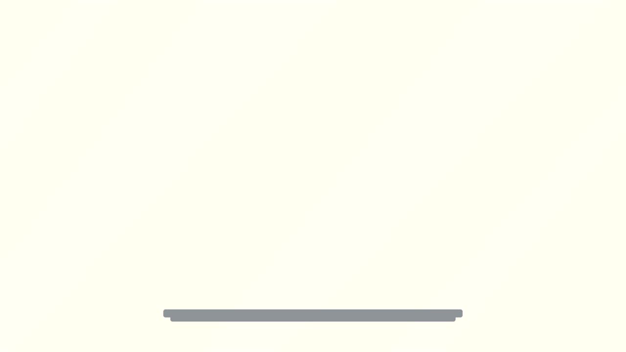 레스토랑 음식 접시 클로치와 웨이터 손으로 열어.