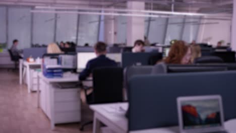 escena de la oficina borrosa