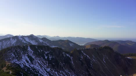 雪のアルプス山脈