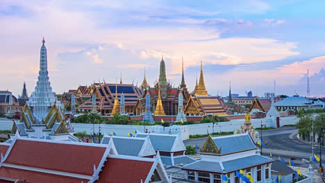 wat phra si rattana satsadaram temple of the emerald buddha, bangkok city, thailand day to night time lapse