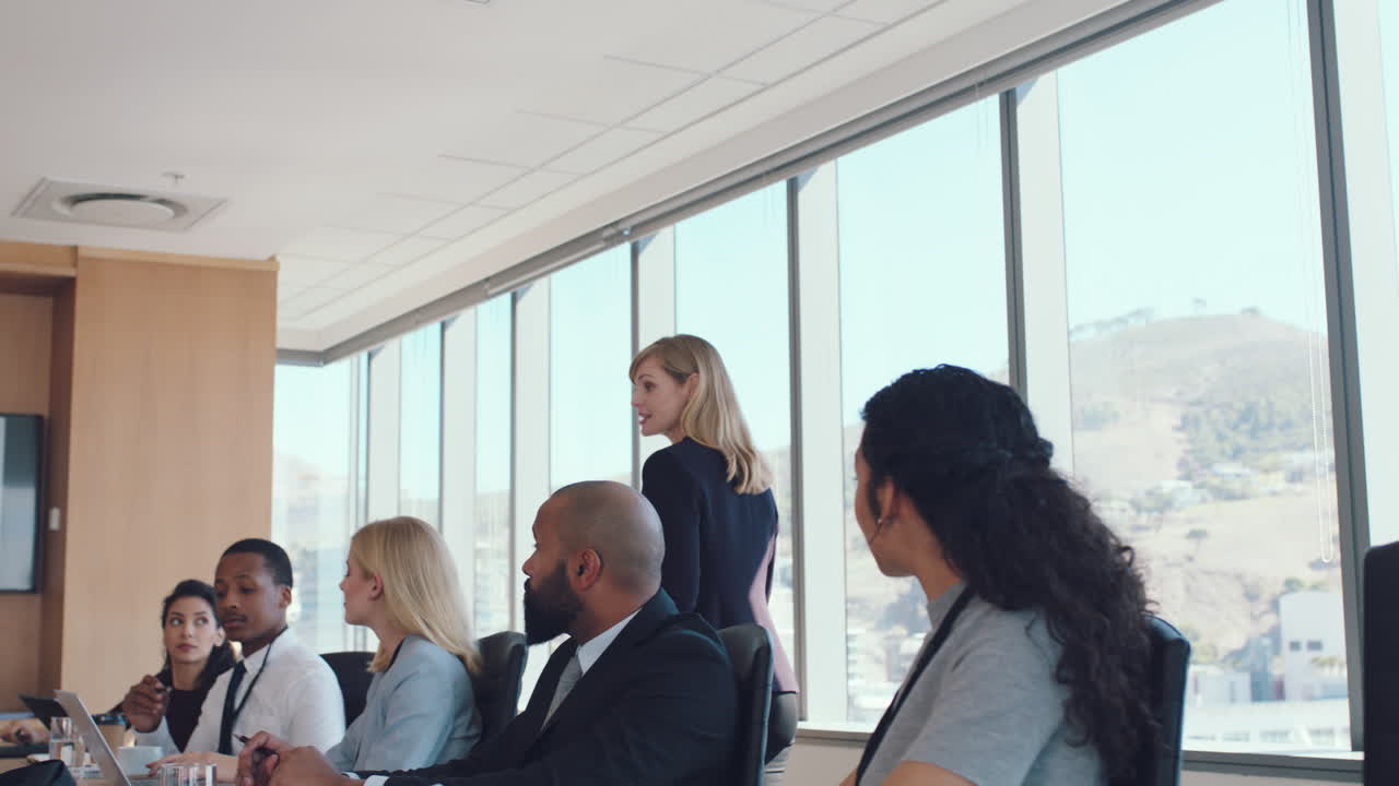 Riunione di lavoro, presentazione