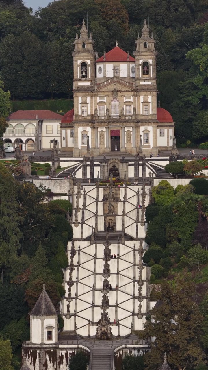 Scatto verticale del Santuario del Bom Jesus a Braga