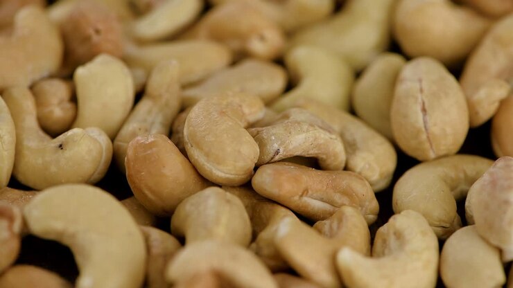 Rotating Cashew Nuts (seamless loopable 4K)