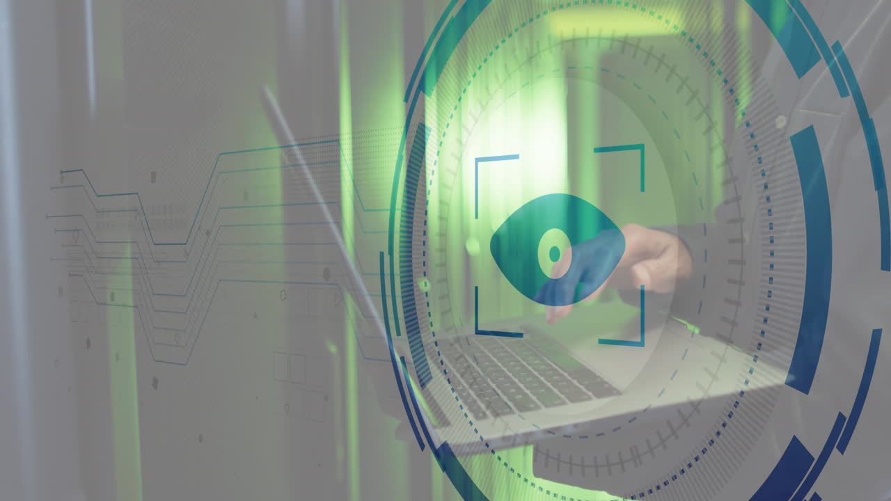 animación del escáner de iris contra la sección media de un ingeniero masculino usando una computadora portátil en la sala de servidores de computadoras
