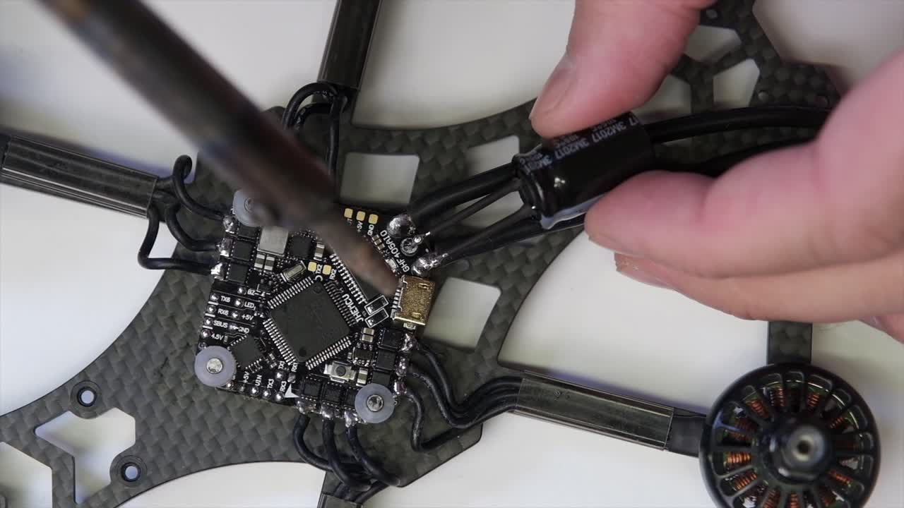 드론 제조,  ⁇ , 용접, 수리, 기계 및 마더보드