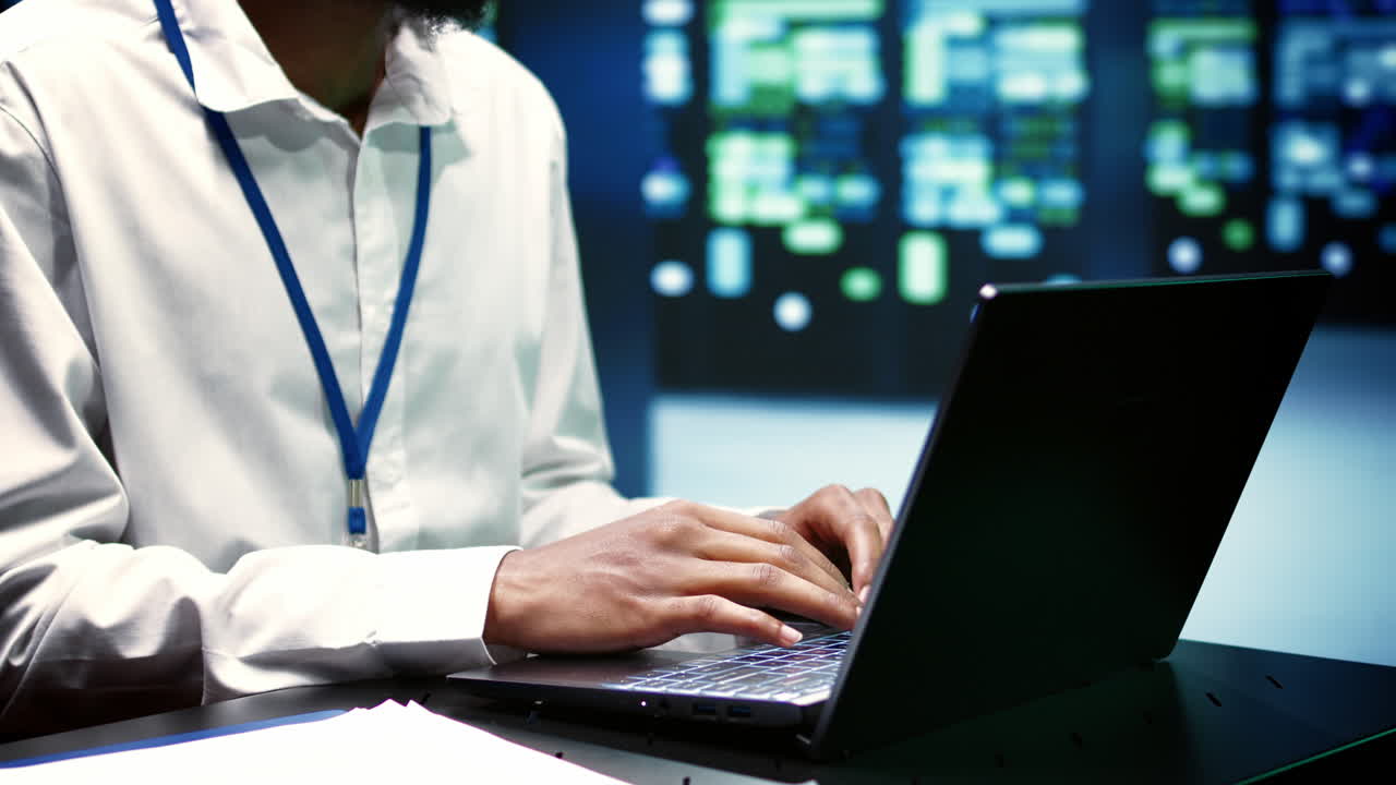 데이터 센터 문제를 수정하는 감독자