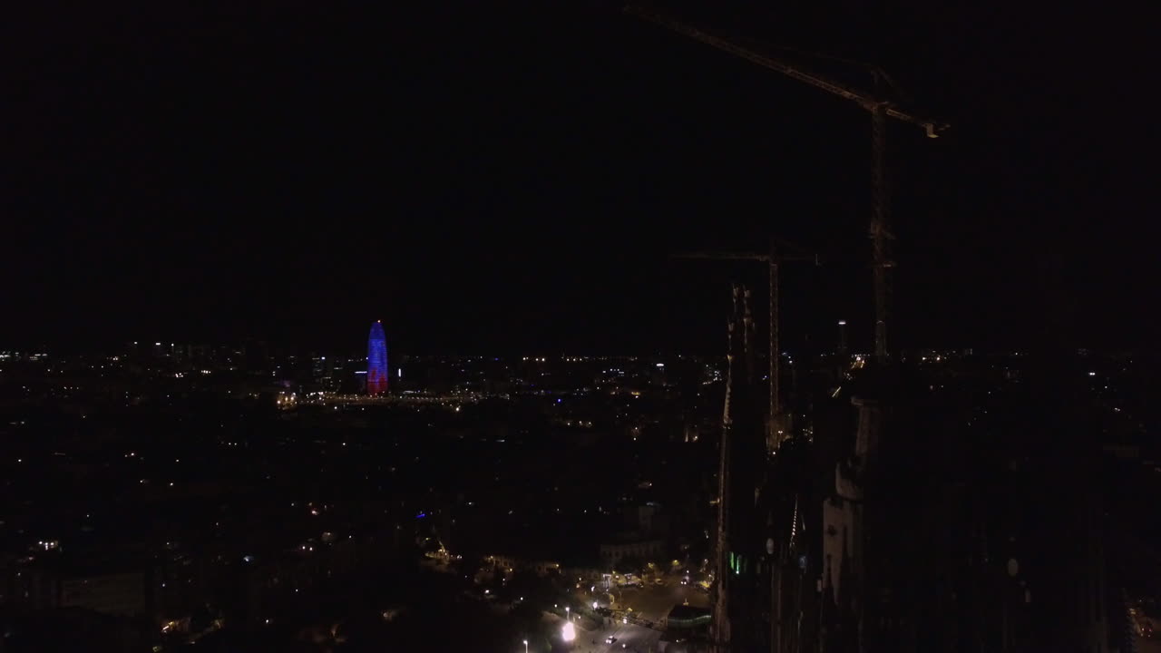 vista aérea de barcelona por la noche