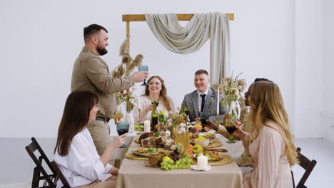 People-enjoying-the-banquet