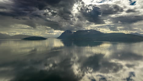 Vassbruna-Berggipfel-Und-Hyperlapse