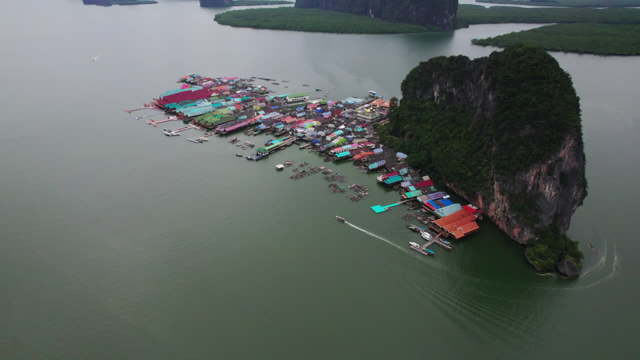 태국 남부 팡아만(phang nga bay)의 조감도 코 파니 섬