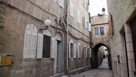 Empty-street-in-the-Jewish-Quarter-in-Jerusalem-old-city