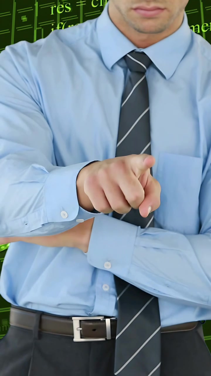 Video verticale: Uomo che indica, poi una domanda che scivola coprendo il busto, mostrando incertezza aziendale su sfondo verde.