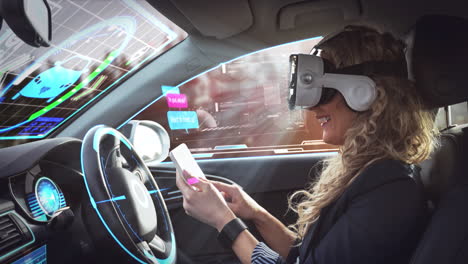 animación de burbujas de habla sobre mujer que usa auriculares vr en coche de conducción autónoma