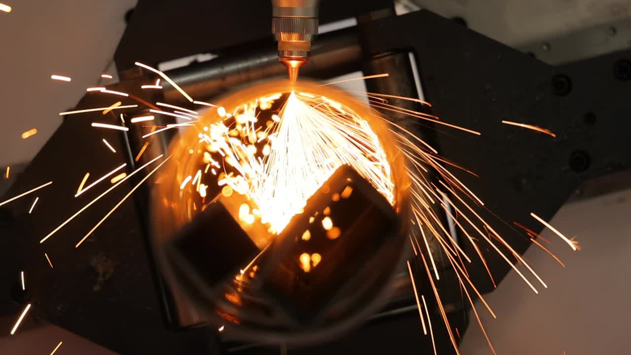 금속의 cnc 레이저 절단, 현대 산업 기술.