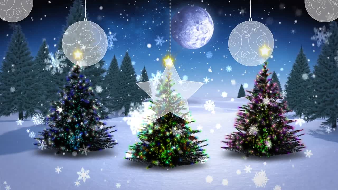 크리스마스 장식물이 3개의 크리스마스 트리 위에 떨어지는 눈송이에 매달려 있습니다.