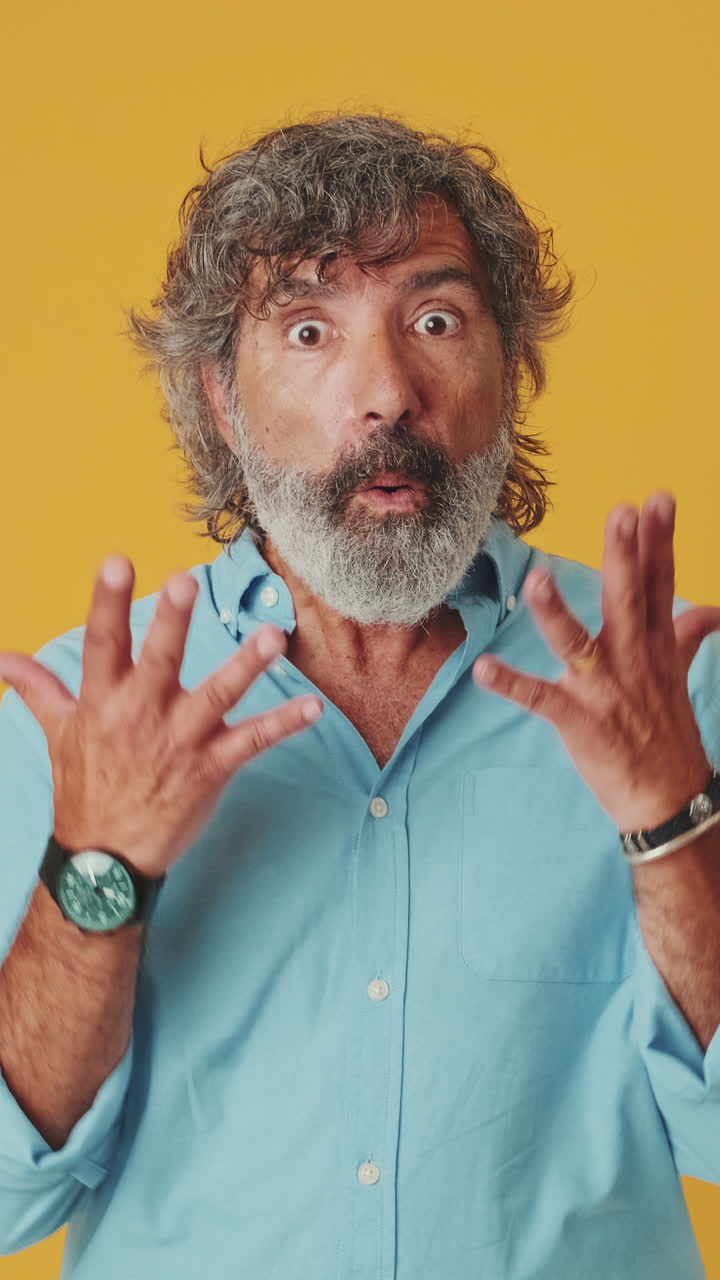 Retrato de um homem surpreso