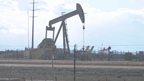 Pumpjack-En-Las-Llanuras-De-Colorado-Lapso-De-Tiempo-4x-Velocidad