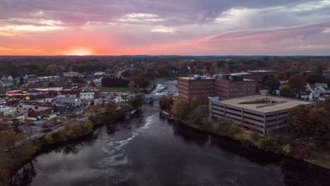 Impresionante-Timelapse-Aéreo-De-Westbrook,-Maine-Y-Río-Presumpscot