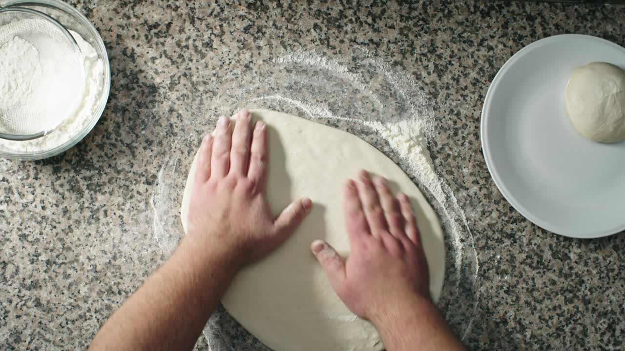 формирование коры пиццы