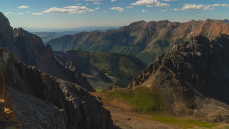 Atemberaubender-Sommer-Im-Süden-Von-Colorado,-Felsiger-Berg,-Zeitraffer-An-Der-Spitze-Der-Weltgipfel,-Blauer-Himmel,-Silverton-Telluride,-Ouray-Red-Molas-Pass,-Eis,-Seebecken,-Weg,-San-Juan-Range,-Wolkenbewegung,-Immer-Noch