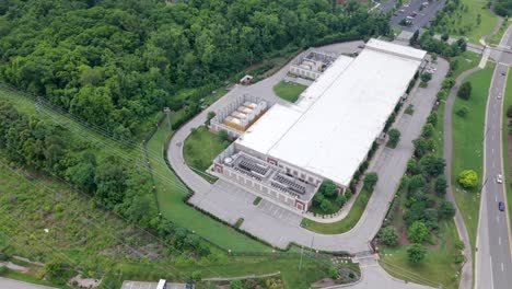 data center facility housing critical it server and systems infrastructure in nashville, tennessee, usa