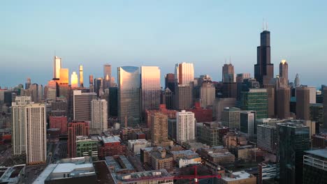 pink sunset over chicago south loop