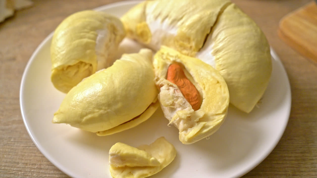 durian maduro y fresco, cáscara de durian