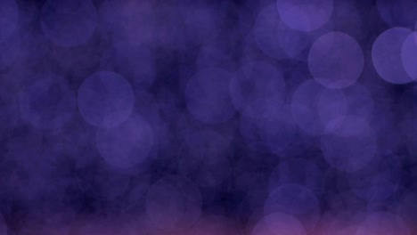 el fondo púrpura abstracto de la noche está desenfocado con un bonito bokeh. luces de navidad borrosas bokeh. panorámica a través del borrón.