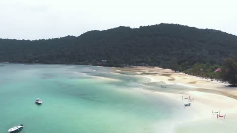 Tropical-paradise-of-Saracen-Bay,-Koh-Rong-Samloem