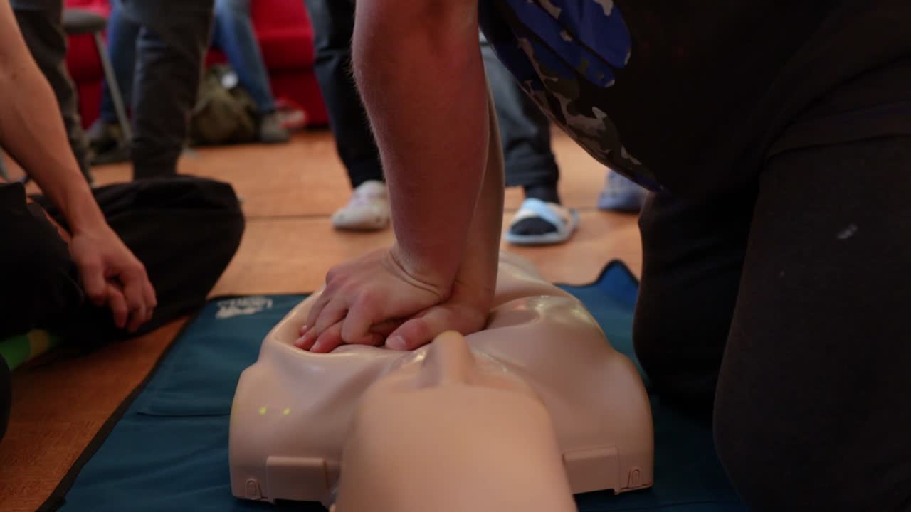 primeros auxilios reanimacion cardiopulmonar, como hacer la tecnica cpr