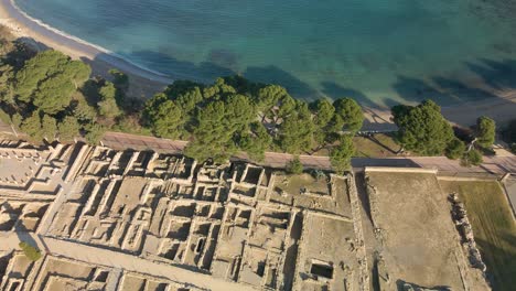 Imagenes-Aereas-De-Las-Ruinas-Greco-romanas-De-Ampurias-En-La-Costa-Brava-Girona-Grabadas-Con-Drone-Arqueologia-Romana