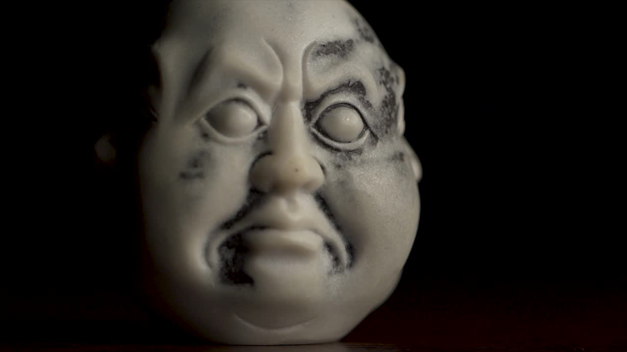 조각 된 돌 또는 대리석 머리의 클로즈업