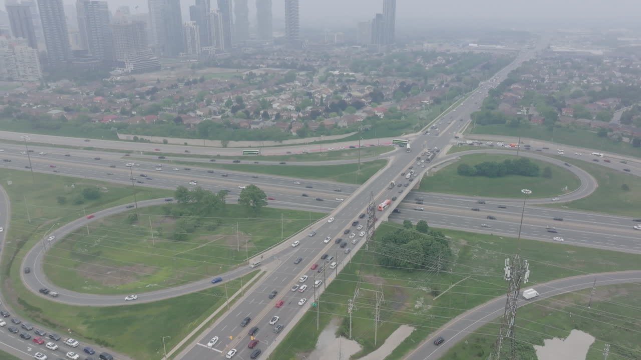 Mississauga wildfire smoke creates a hazy, smog-filled atmosphere in the urban landscape