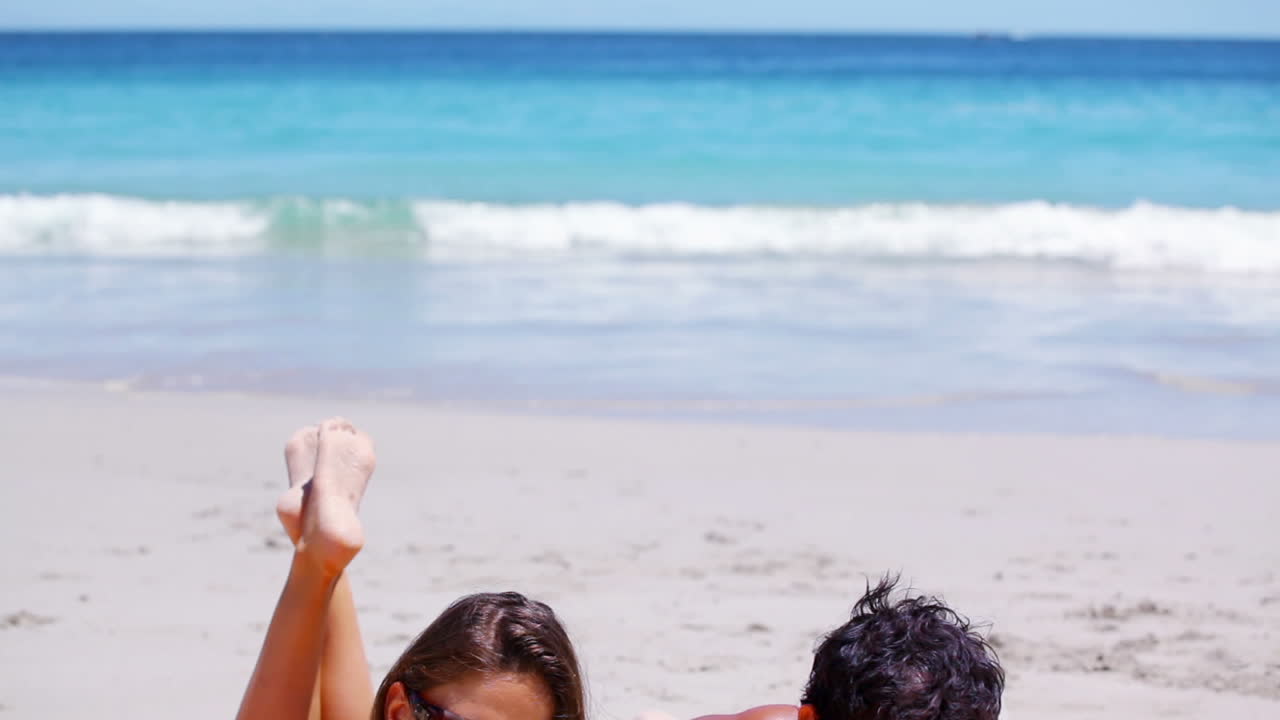 행복한 부부는 책을 읽습니다.