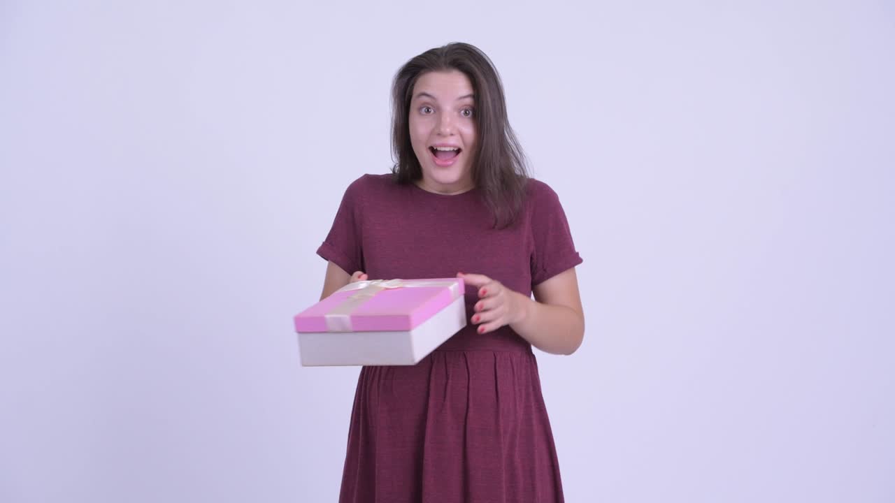 feliz joven hermosa mujer embarazada