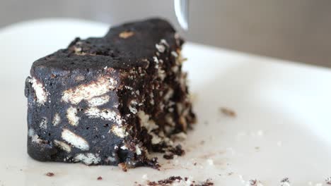 chocolate biscuit cake slice