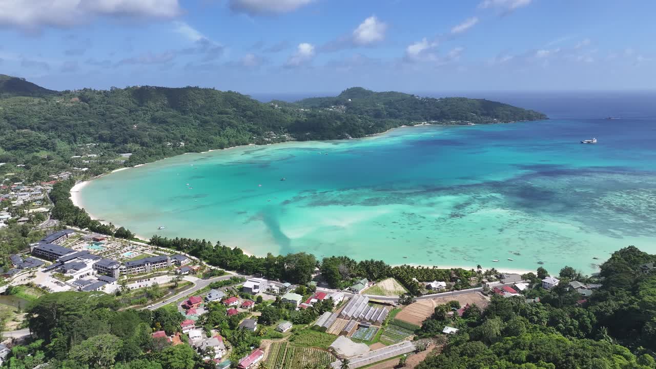 playa de anse a la mouche en la isla de mahe en las seychelles victoria