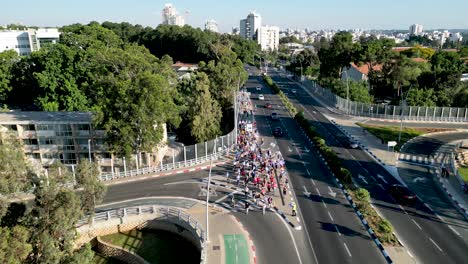 video 4k de protestas civiles en la ciudad de rehovot israel contra los cambios planeados del gobierno israelí al tribunal superior de justicia