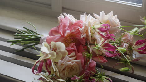 elegant pink and cream floral bouquet