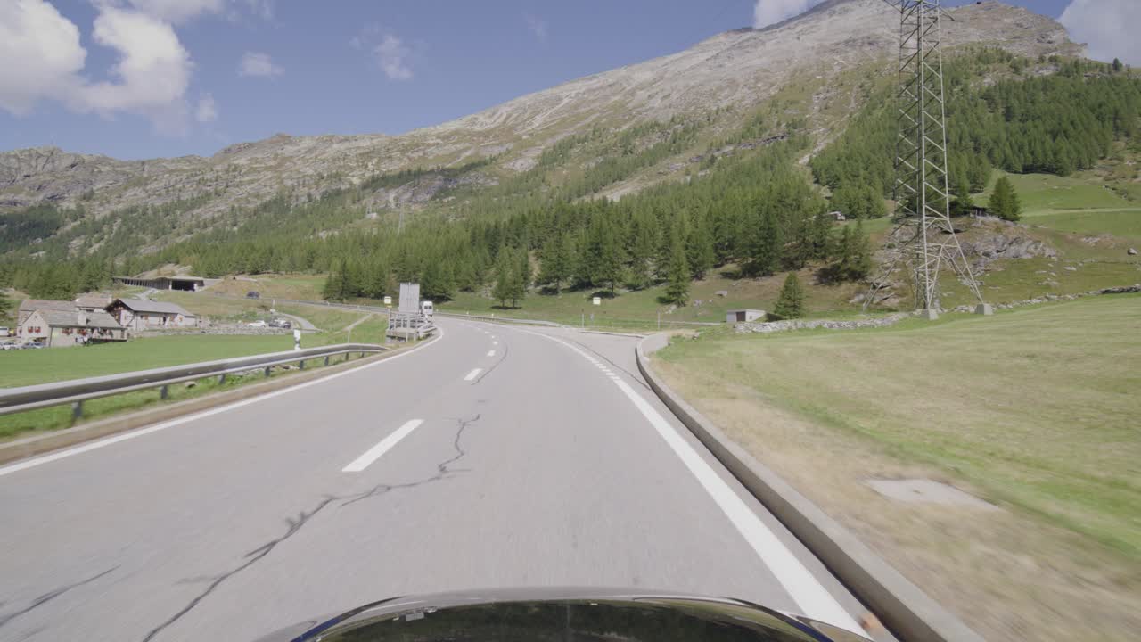 스위스 심플론 패스에서 운전하기