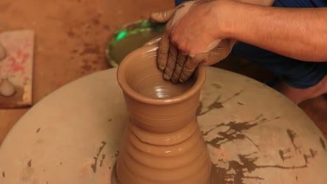 Potter-at-work-makes-ceramic-dishes.-India,-Rajasthan.