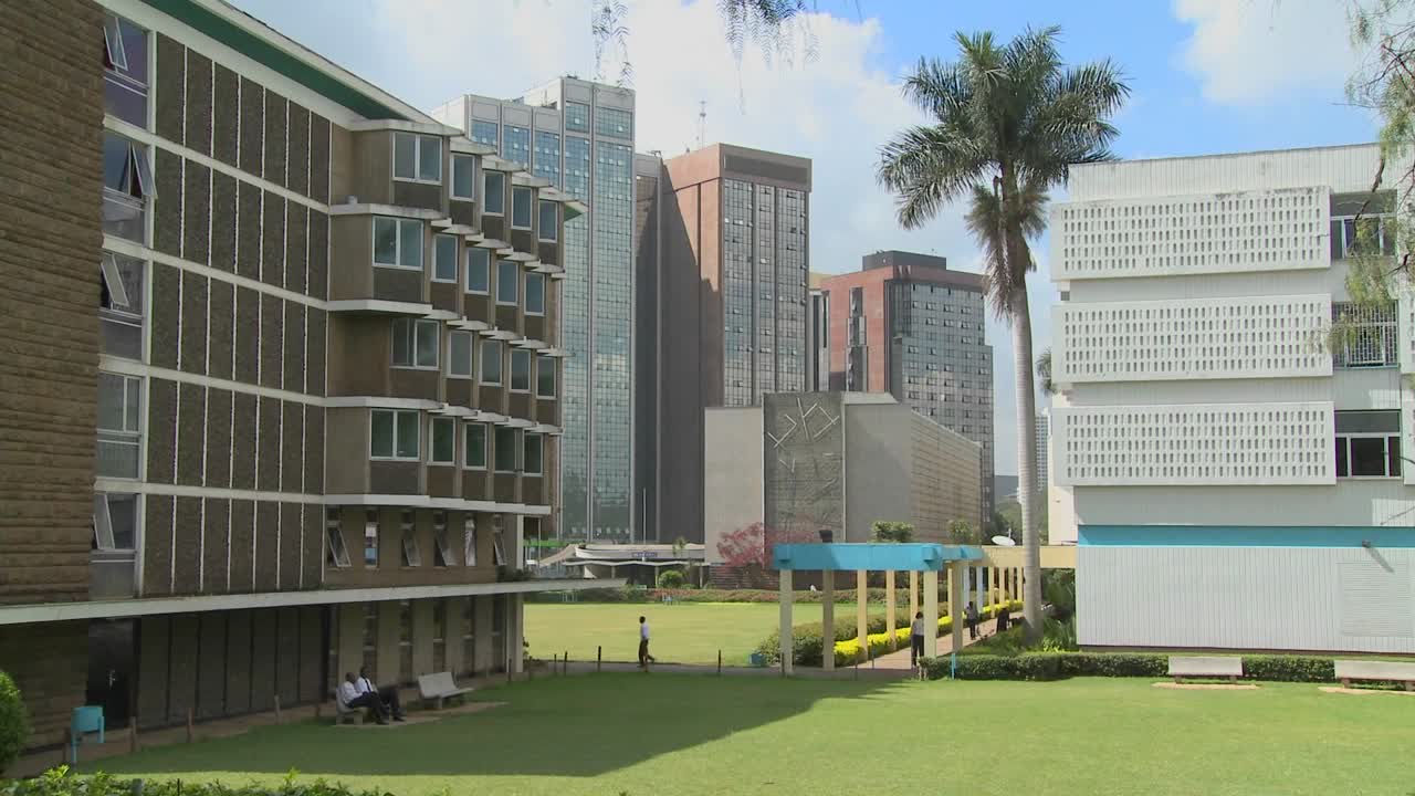 una buena toma de establecimiento de la universidad de nairobi en kenia