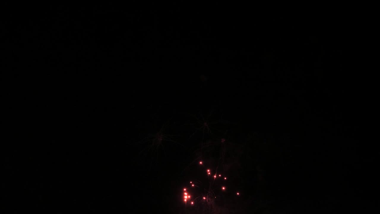 espectáculo de fuegos artificiales en cámara lenta