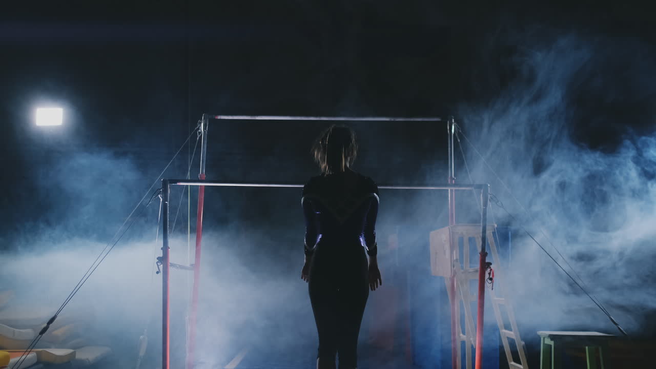 rendimiento en gimnasia gimnasta femenina en barras desiguales.