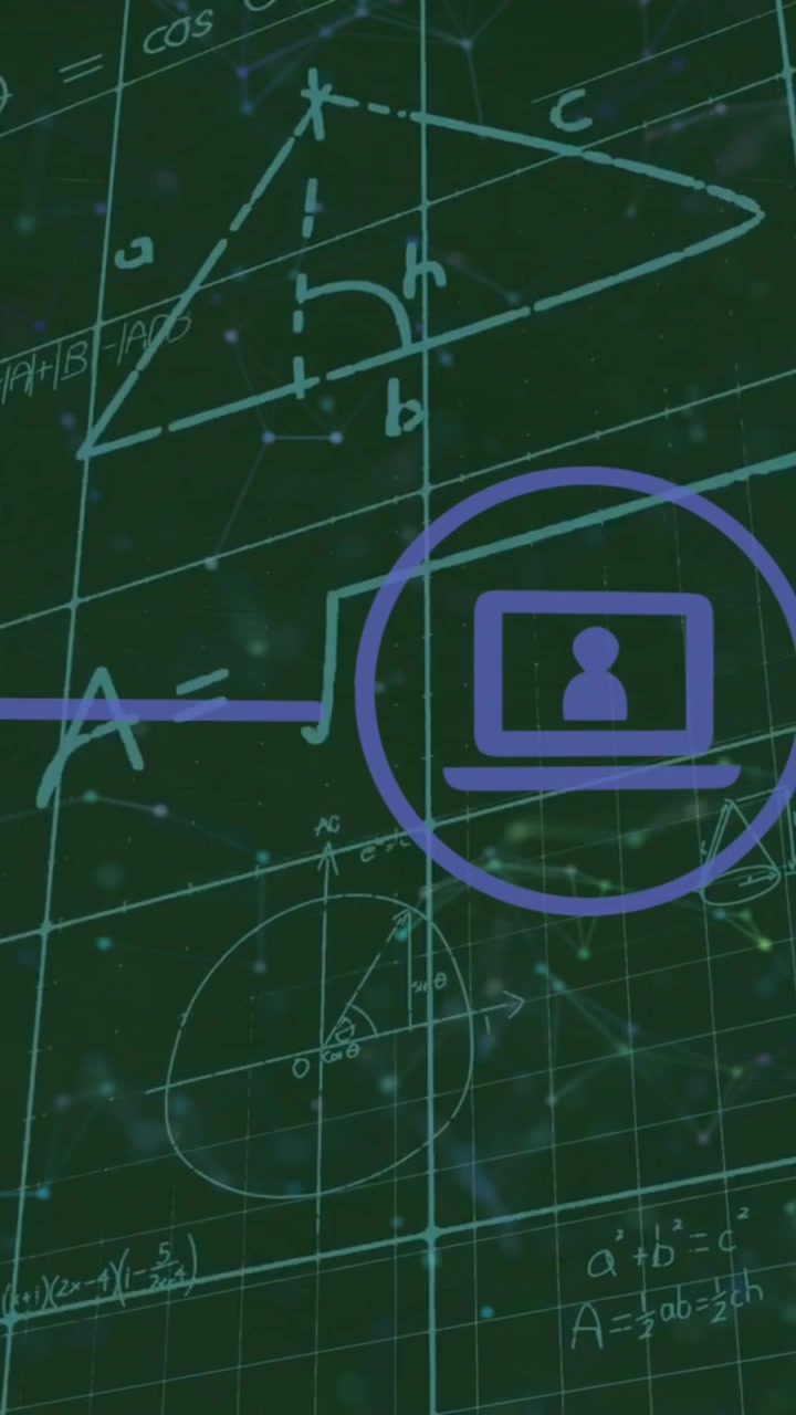 Animazione di una rete su icone multimediali, connessioni ed equazioni matematiche su una lavagna