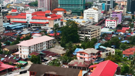 Luftaufnahme-Des-Lebhaften-Chow-Kit-Viertels-In-Kuala-Lumpur-Mit-Abwechslungsreicher-Architektur-Und-Belebten-Straßen