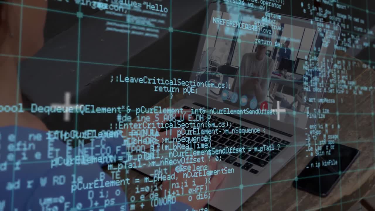 animazione dell'elaborazione dei dati su donna su videoconferenza laptop