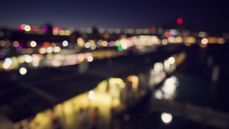 abstract bokeh achtergrond glitter in de stedelijke stad nacht in het centrum