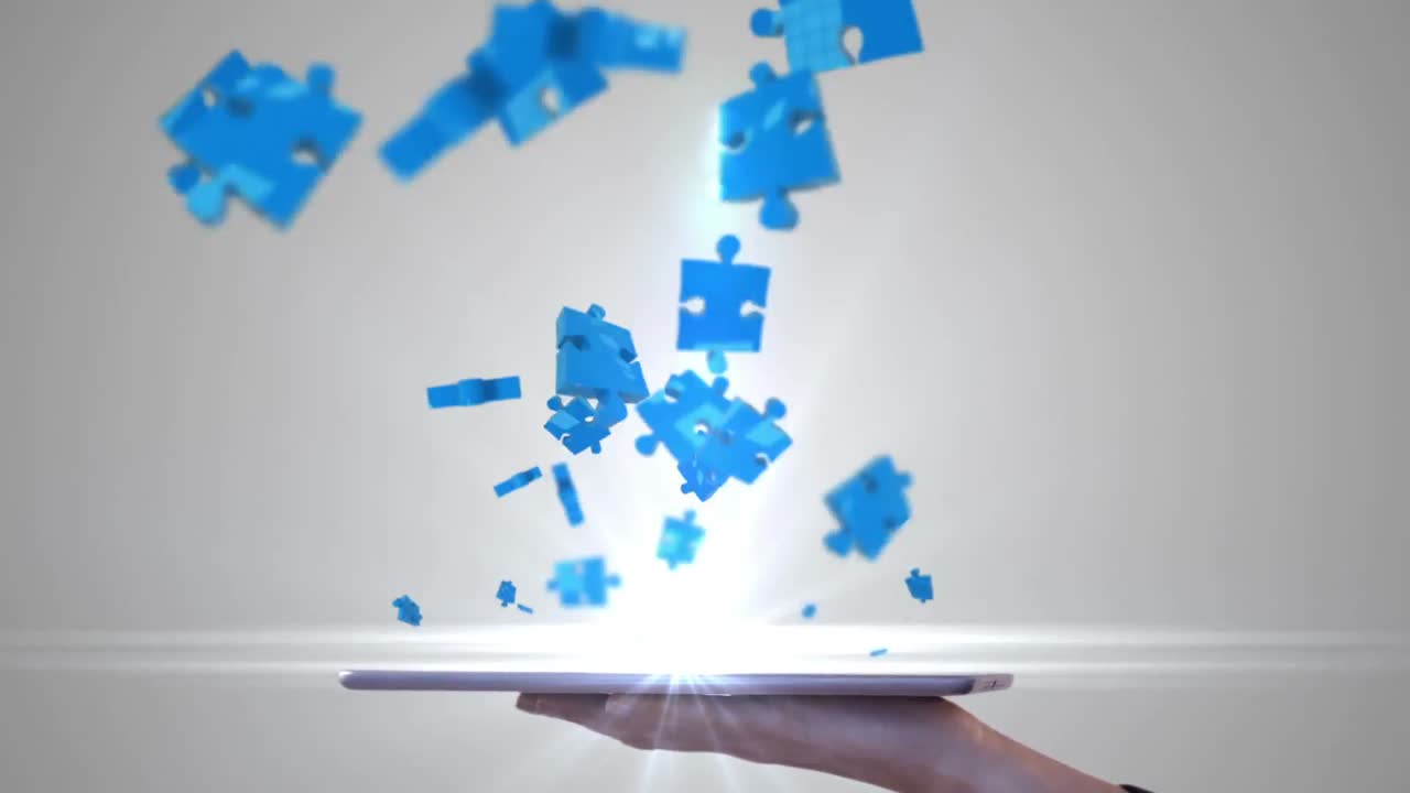 태블릿을 사용하여 홀로그램을 보는 사업가